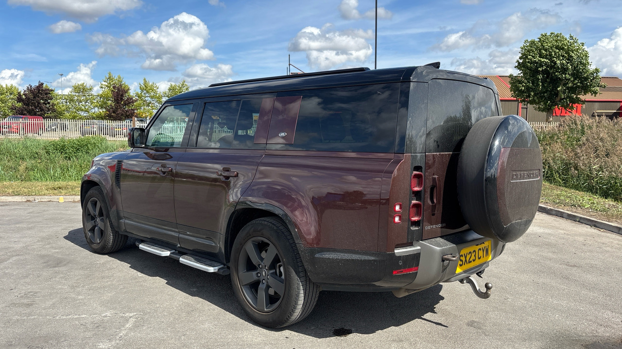 LAND ROVER DEFENDER 3.0 D300 X-Dynamic HSE 130 - Maastur: pilt 3 LAND ROVER DEFENDER 3.0 D300 X-Dynamic HSE 130 - Maastur: pilt 3