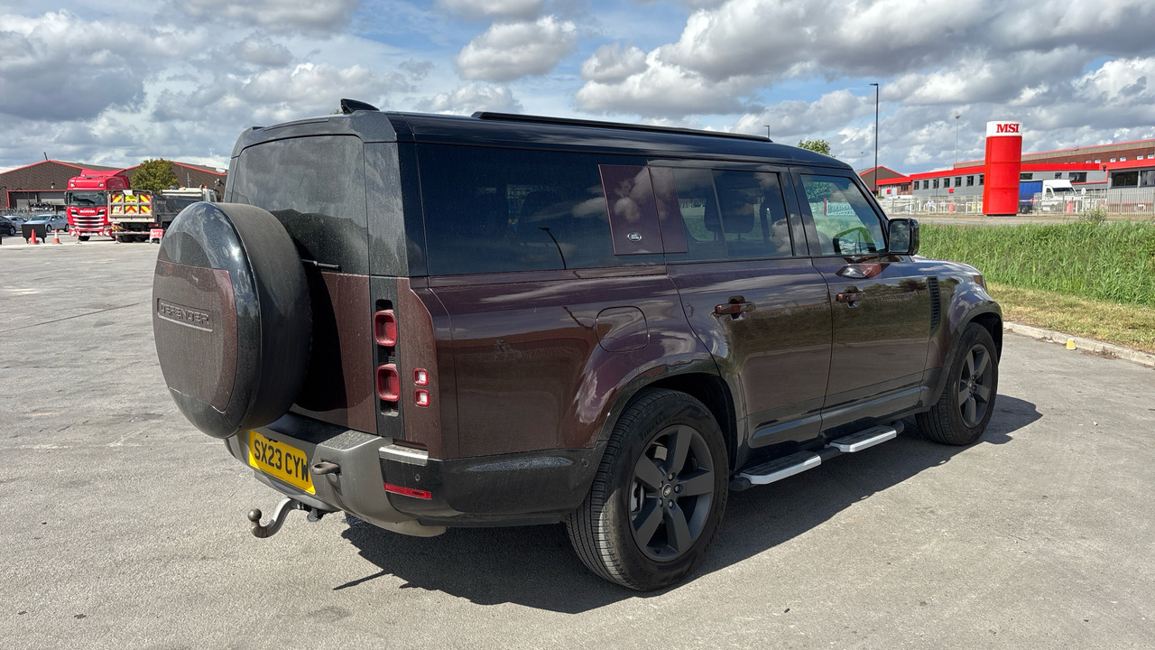 LAND ROVER DEFENDER 3.0 D300 X-Dynamic HSE 130 - Maastur: pilt 4 LAND ROVER DEFENDER 3.0 D300 X-Dynamic HSE 130 - Maastur: pilt 4