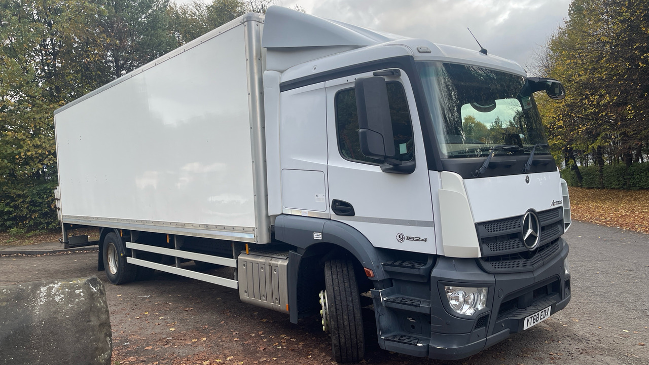 MERCEDES-BENZ ACTROS 1824 - Kasti veoauto: pilt 1 MERCEDES-BENZ ACTROS 1824 - Kasti veoauto: pilt 1