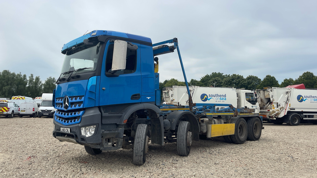 Mercedes-Benz Arocs - Konkstõstukiga veoauto: pilt 2 Mercedes-Benz Arocs - Konkstõstukiga veoauto: pilt 2