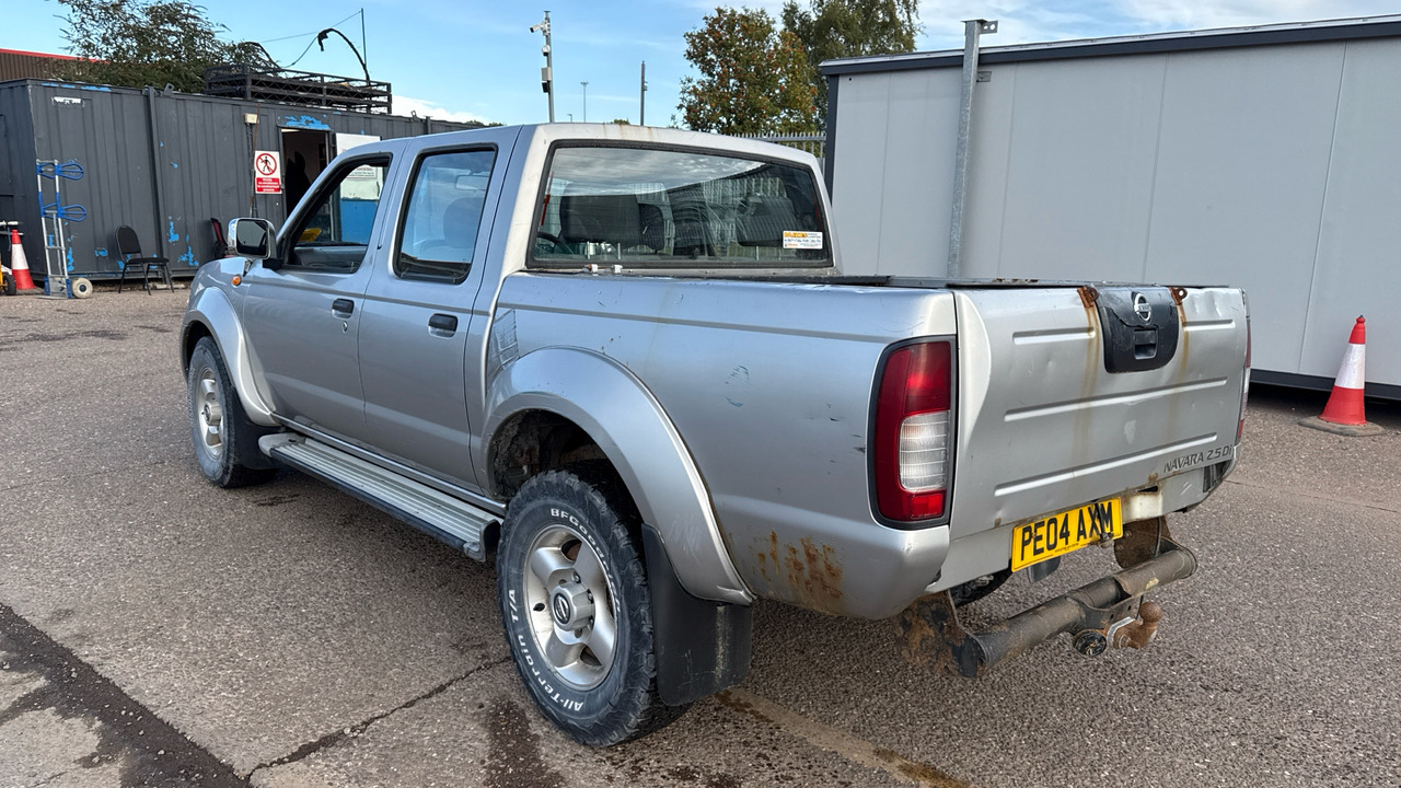 NISSAN D22 2.5 DI - Pikap, Meeskonnaauto: pilt 3 NISSAN D22 2.5 DI - Pikap, Meeskonnaauto: pilt 3