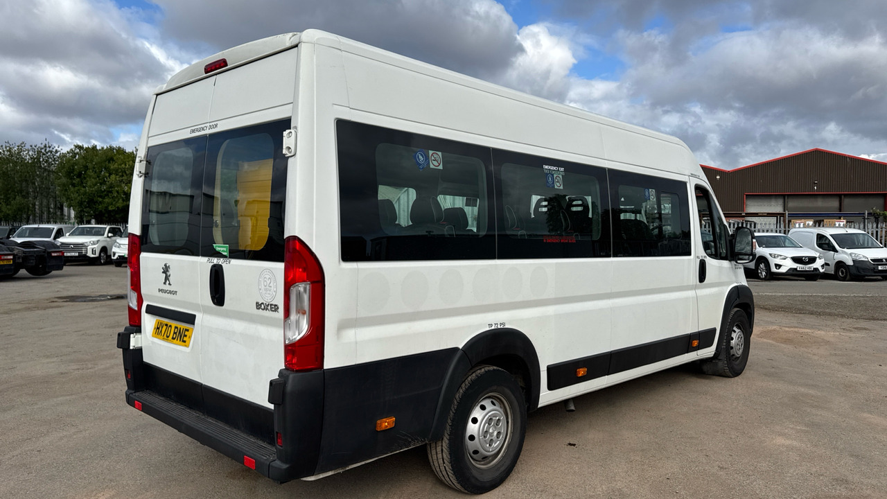 PEUGEOT BOXER 440 2.2 BlueHDi H2 L4 S Window Van 140ps - Väikebuss, Mikrobuss: pilt 4 PEUGEOT BOXER 440 2.2 BlueHDi H2 L4 S Window Van 140ps - Väikebuss, Mikrobuss: pilt 4