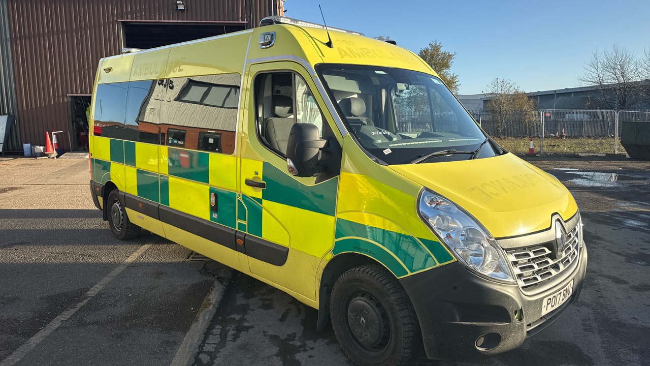 RENAULT MASTER 150.39 - Kiirabiauto: pilt 1 RENAULT MASTER 150.39 - Kiirabiauto: pilt 1
