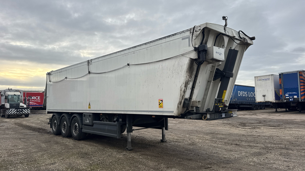 STAS TIPPER - Kallur-poolhaagis: pilt 2 STAS TIPPER - Kallur-poolhaagis: pilt 2