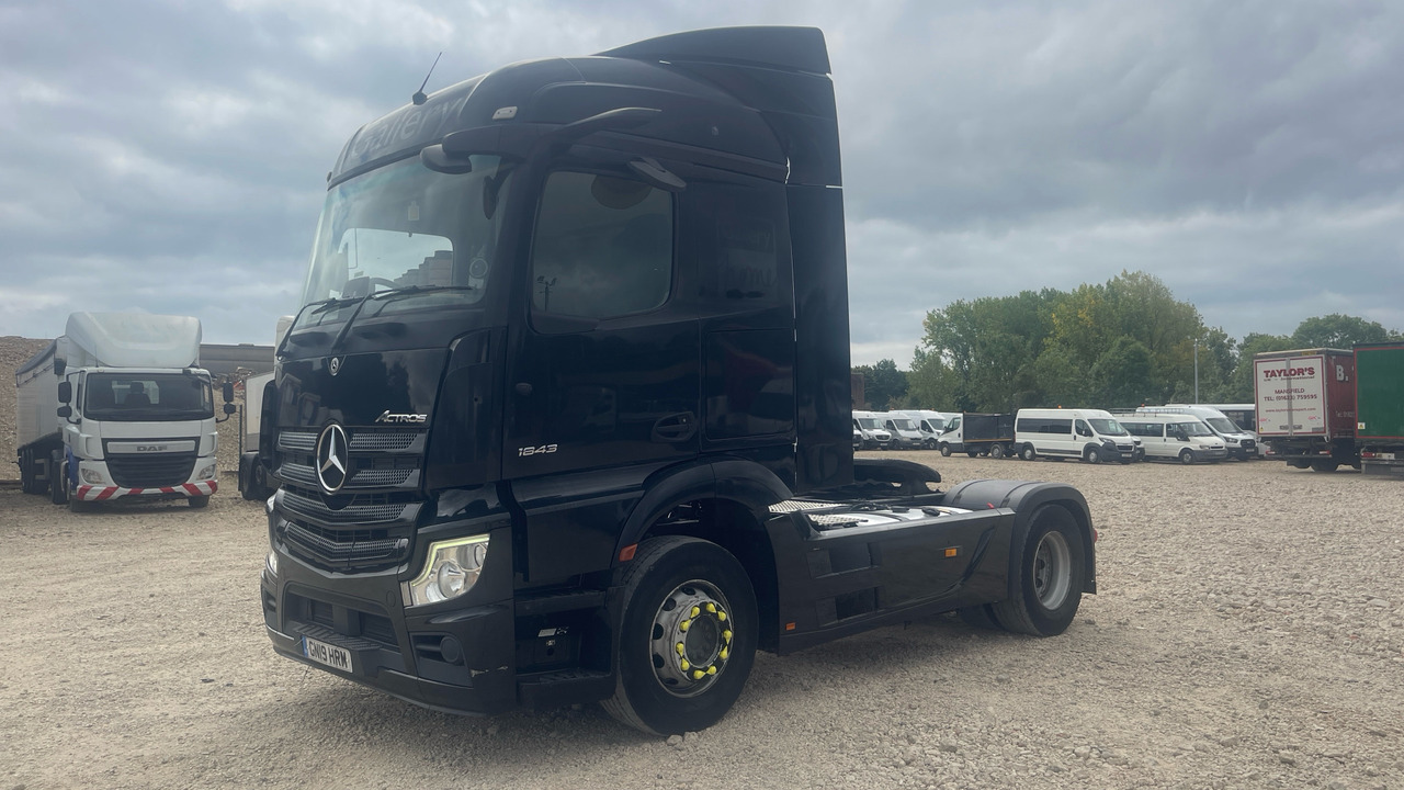 MERCEDES-BENZ ACTROS 1843 - Sadulveok: pilt 2 MERCEDES-BENZ ACTROS 1843 - Sadulveok: pilt 2