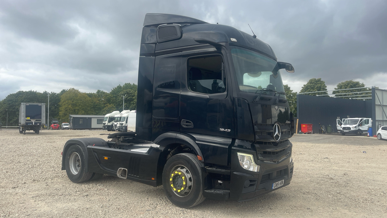 MERCEDES-BENZ ACTROS 1843 - Sadulveok: pilt 1 MERCEDES-BENZ ACTROS 1843 - Sadulveok: pilt 1