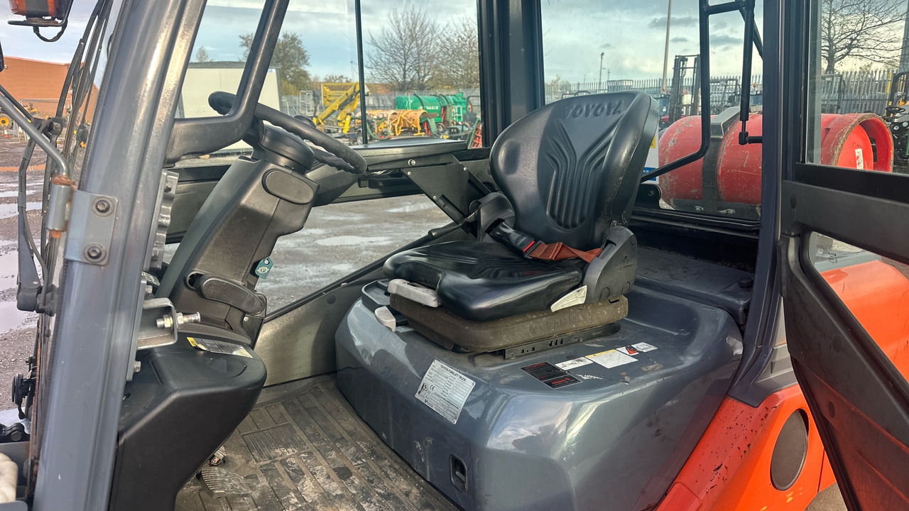 TOYOTA TONERO 30 - Gaasitõstuk: pilt 5 TOYOTA TONERO 30 - Gaasitõstuk: pilt 5