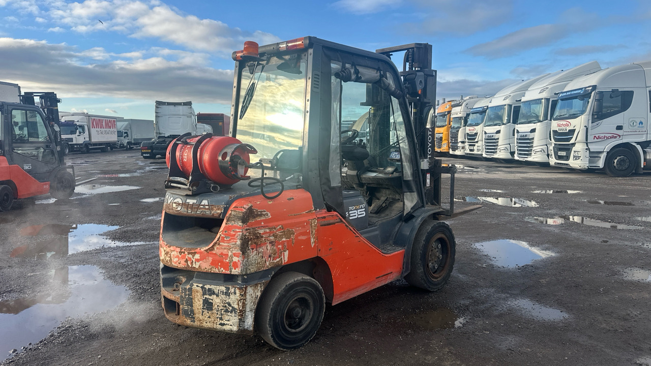 TOYOTA TONERO 35 - Gaasitõstuk: pilt 4 TOYOTA TONERO 35 - Gaasitõstuk: pilt 4