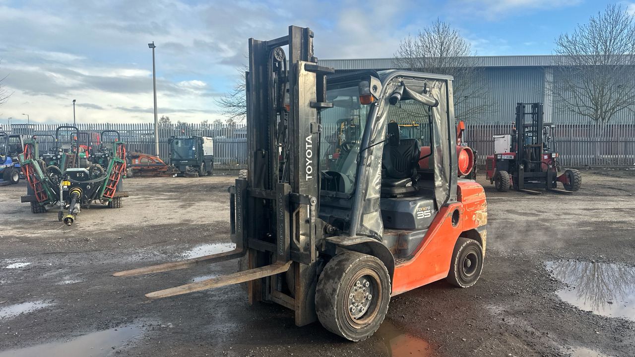 TOYOTA TONERO 35 - Gaasitõstuk: pilt 2 TOYOTA TONERO 35 - Gaasitõstuk: pilt 2