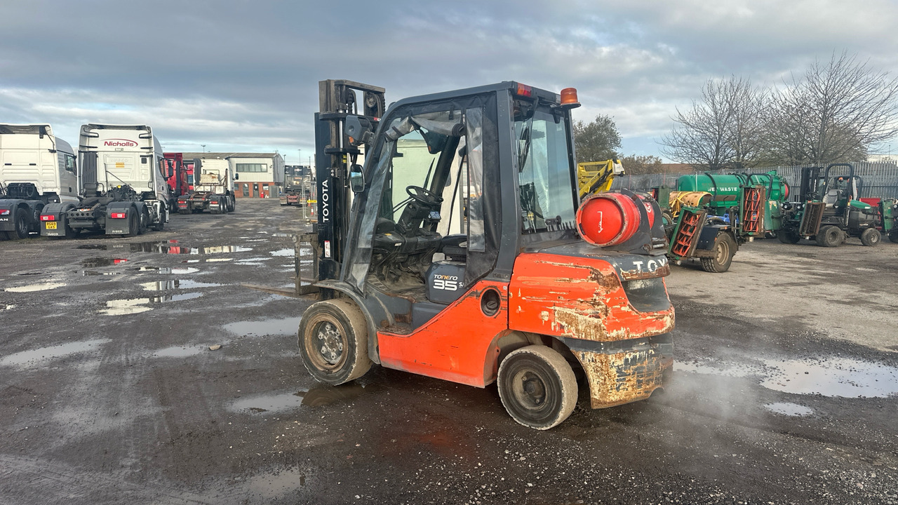 TOYOTA TONERO 35 - Gaasitõstuk: pilt 3 TOYOTA TONERO 35 - Gaasitõstuk: pilt 3