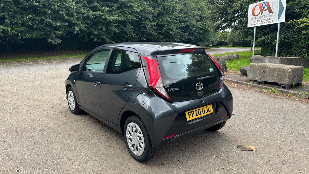 Toyota Aygo 1.0 VVT-i X-Play 5dr - Luukpära: pilt 3 Toyota Aygo 1.0 VVT-i X-Play 5dr - Luukpära: pilt 3