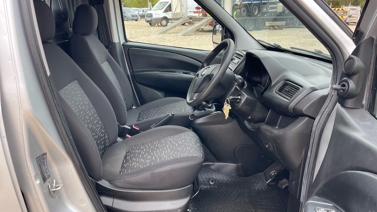 VAUXHALL COMBO 2300 1.3 CDTI - Väike kaubik: pilt 5 VAUXHALL COMBO 2300 1.3 CDTI - Väike kaubik: pilt 5