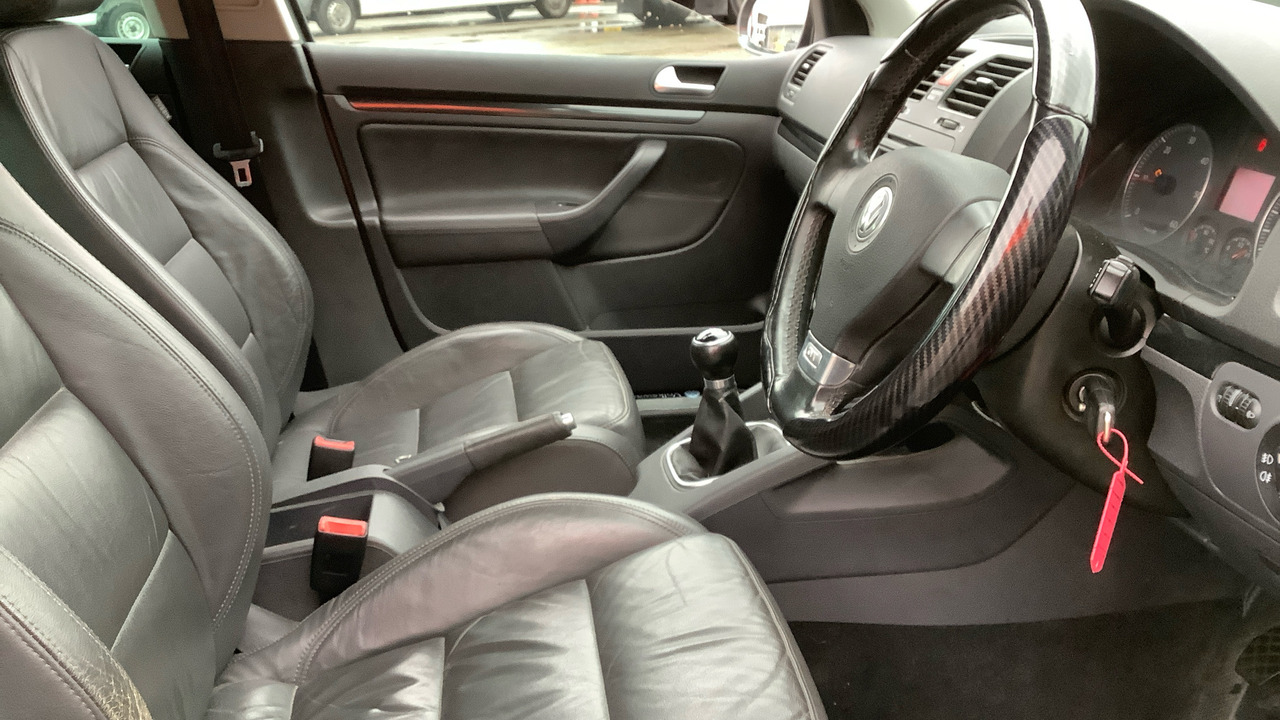 VOLKSWAGEN GOLF GT 2.0 TDI 140PS - Luukpära: pilt 5 VOLKSWAGEN GOLF GT 2.0 TDI 140PS - Luukpära: pilt 5