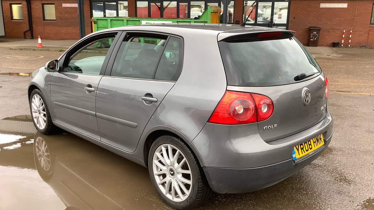 VOLKSWAGEN GOLF GT 2.0 TDI 140PS - Luukpära: pilt 3 VOLKSWAGEN GOLF GT 2.0 TDI 140PS - Luukpära: pilt 3
