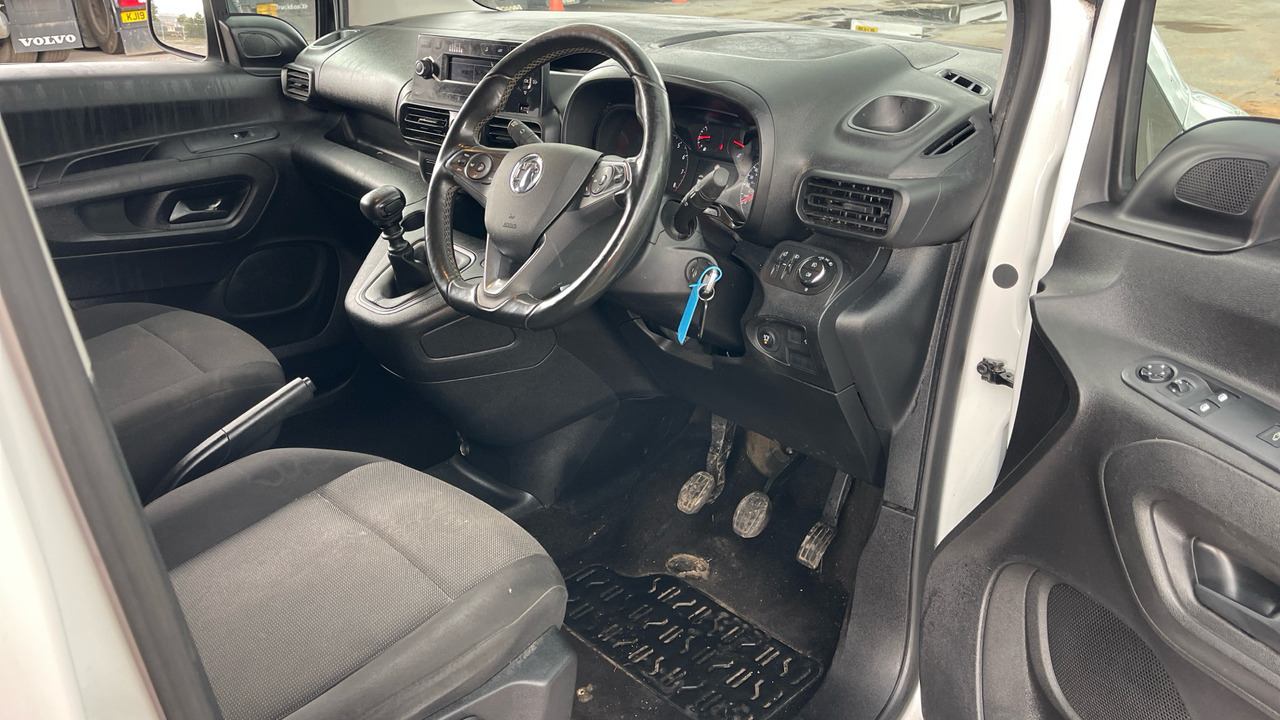 Vauxhall Combo Cargo 2300 1.5 TURBO D 100PS - Väike kaubik: pilt 5 Vauxhall Combo Cargo 2300 1.5 TURBO D 100PS - Väike kaubik: pilt 5