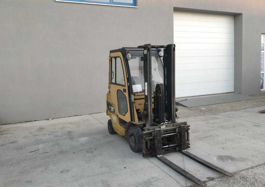 CAT Lift Trucks GP15N - Gaasitõstuk: pilt 2 CAT Lift Trucks GP15N - Gaasitõstuk: pilt 2