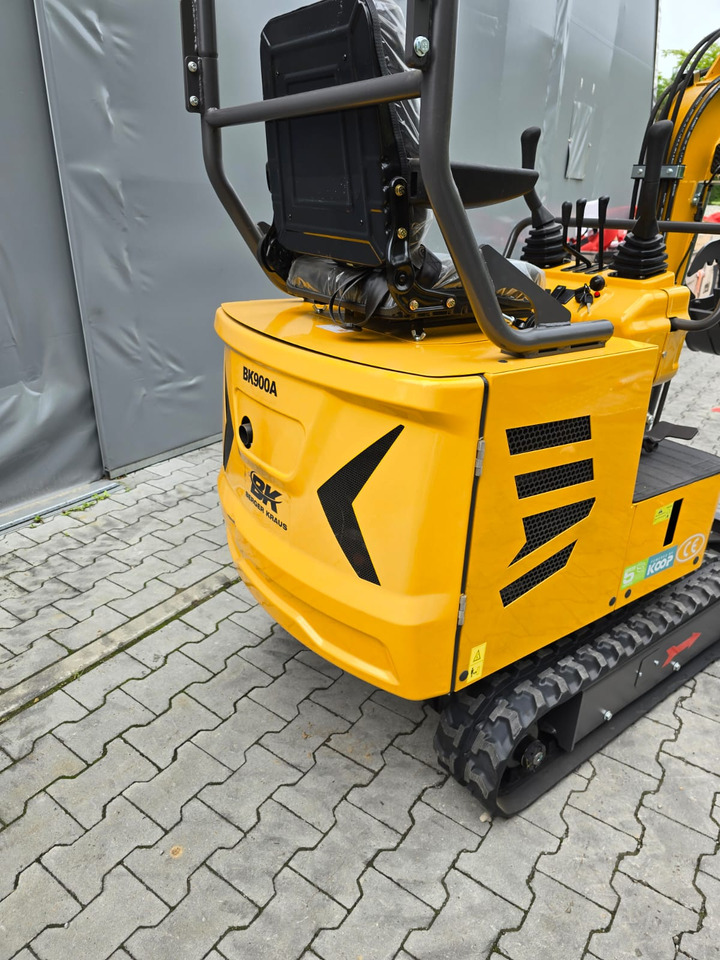 Berger Kraus BK900A Minikoparka Berger Kraus - Miniekskavaator: pilt 3 Berger Kraus BK900A Minikoparka Berger Kraus - Miniekskavaator: pilt 3