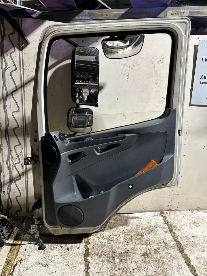 Atego Beifahrertür,weiß,Spiegel&Innenverkleidung LN 22 - Uks ja varuosad - Veoauto: pilt 3 Atego Beifahrertür,weiß,Spiegel&Innenverkleidung LN 22 - Uks ja varuosad - Veoauto: pilt 3