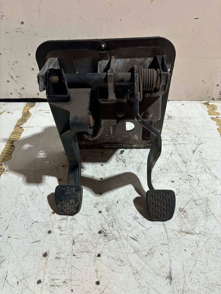 Atego Fußbremsventil Bremsventil A9702940001 WABCO 480001000 - Pedaal - Veoauto: pilt 2 Atego Fußbremsventil Bremsventil A9702940001 WABCO 480001000 - Pedaal - Veoauto: pilt 2