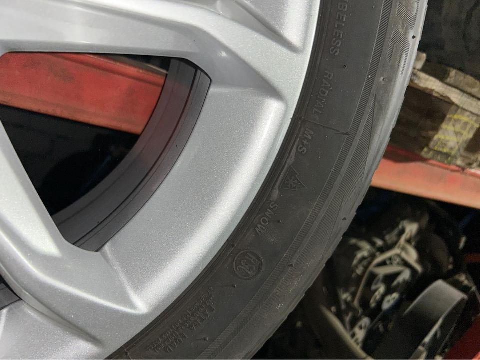 BMW X5 Winterreifen + Felgen 225/60R18 - Komplektne ratas - Auto: pilt 4 BMW X5 Winterreifen + Felgen 225/60R18 - Komplektne ratas - Auto: pilt 4