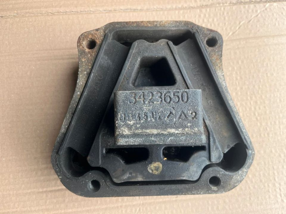 IVECO Stralis 450 Motorlager Motorhalter 3423650 - Mootori laager - Veoauto: pilt 1 IVECO Stralis 450 Motorlager Motorhalter 3423650 - Mootori laager - Veoauto: pilt 1