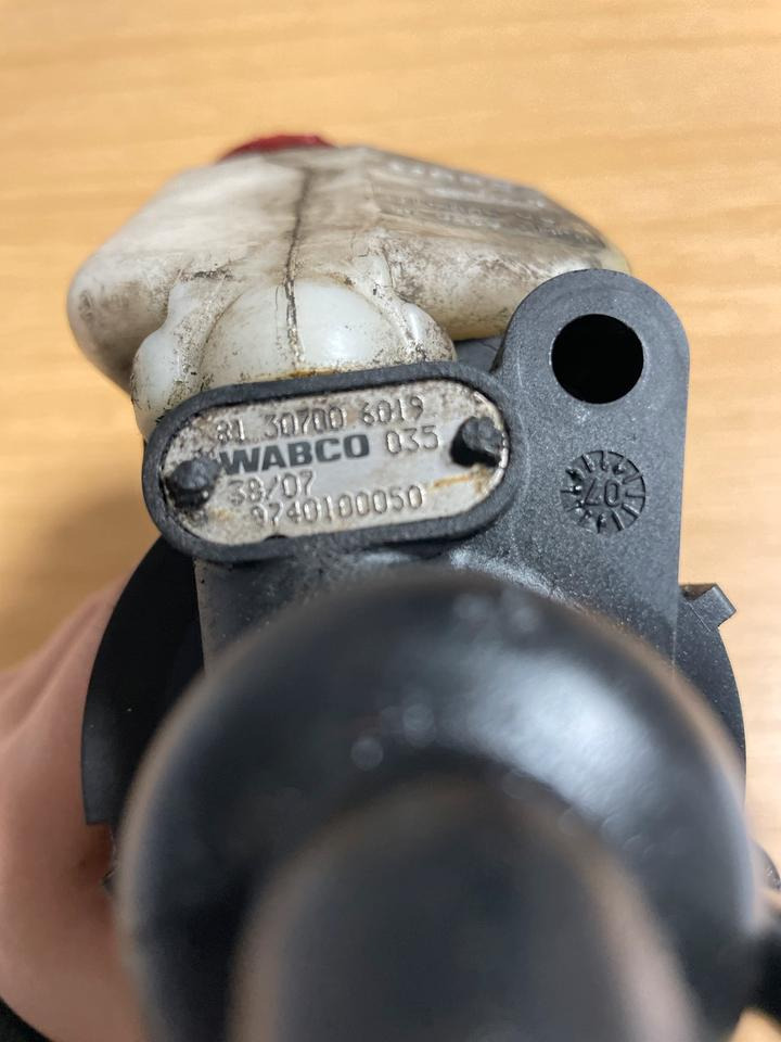 MAN Geberzylinder Kopplung WABCO 81.307006019 - Sidurisilinder - Veoauto: pilt 4 MAN Geberzylinder Kopplung WABCO 81.307006019 - Sidurisilinder - Veoauto: pilt 4