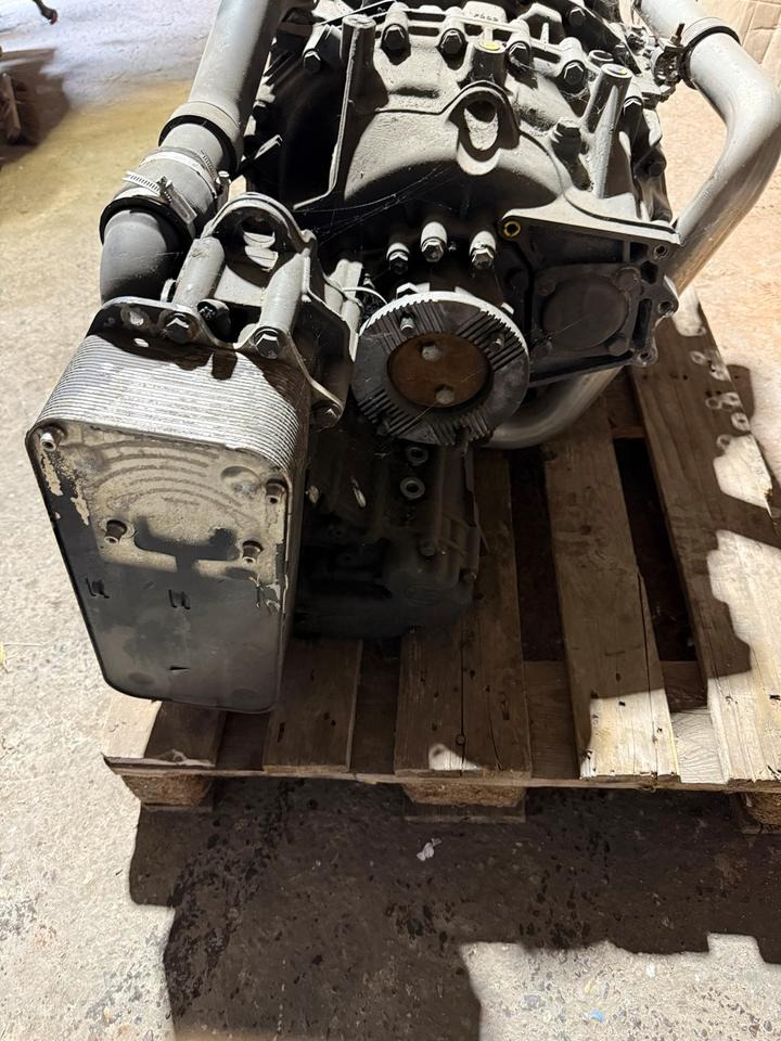 MAN Getriebe ZF ASTRONIC 12 AS 2331 TD Intarder3 ohneSteuergerät - Käigukast - Veoauto: pilt 5 MAN Getriebe ZF ASTRONIC 12 AS 2331 TD Intarder3 ohneSteuergerät - Käigukast - Veoauto: pilt 5