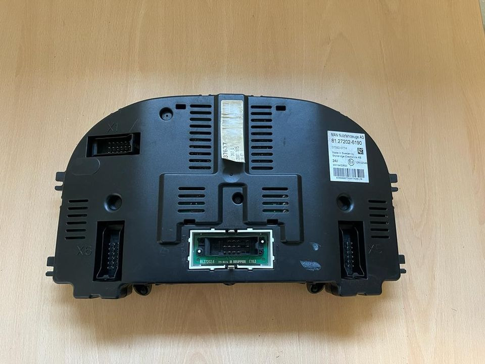 MAN Kombiinstrument Tacho 81272026190 - Armatuurlaud - Veoauto: pilt 3 MAN Kombiinstrument Tacho 81272026190 - Armatuurlaud - Veoauto: pilt 3