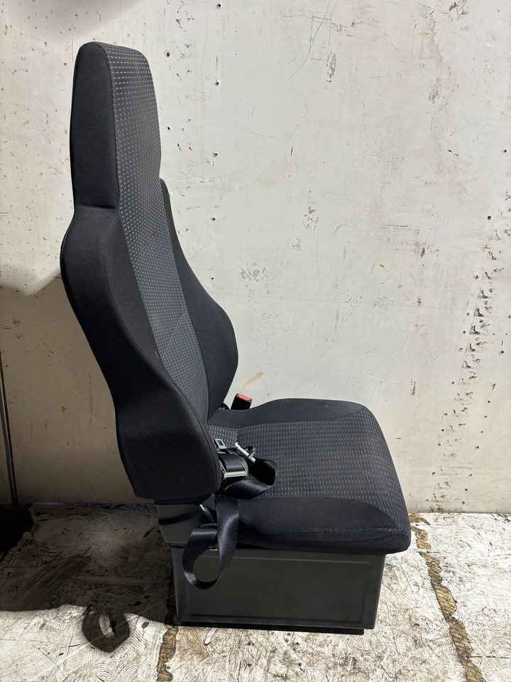 MAN TGL Beifahrersitz Euro 5/6 - Iste - Veoauto: pilt 2 MAN TGL Beifahrersitz Euro 5/6 - Iste - Veoauto: pilt 2