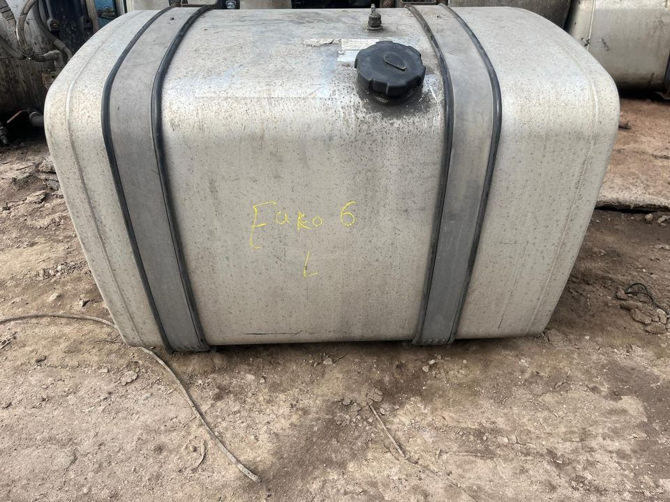 MAN TGX EU6 RN002 Dieseltank Tank Tankbehälter 460L - Kütusepaak - Veoauto: pilt 1 MAN TGX EU6 RN002 Dieseltank Tank Tankbehälter 460L - Kütusepaak - Veoauto: pilt 1