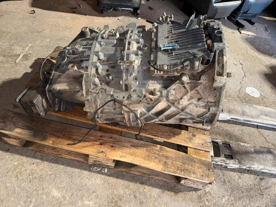 MAN ZF ASTRONIC Getriebe 12 AS 2301 + Nebenantrieb - Käigukast - Veoauto: pilt 3 MAN ZF ASTRONIC Getriebe 12 AS 2301 + Nebenantrieb - Käigukast - Veoauto: pilt 3