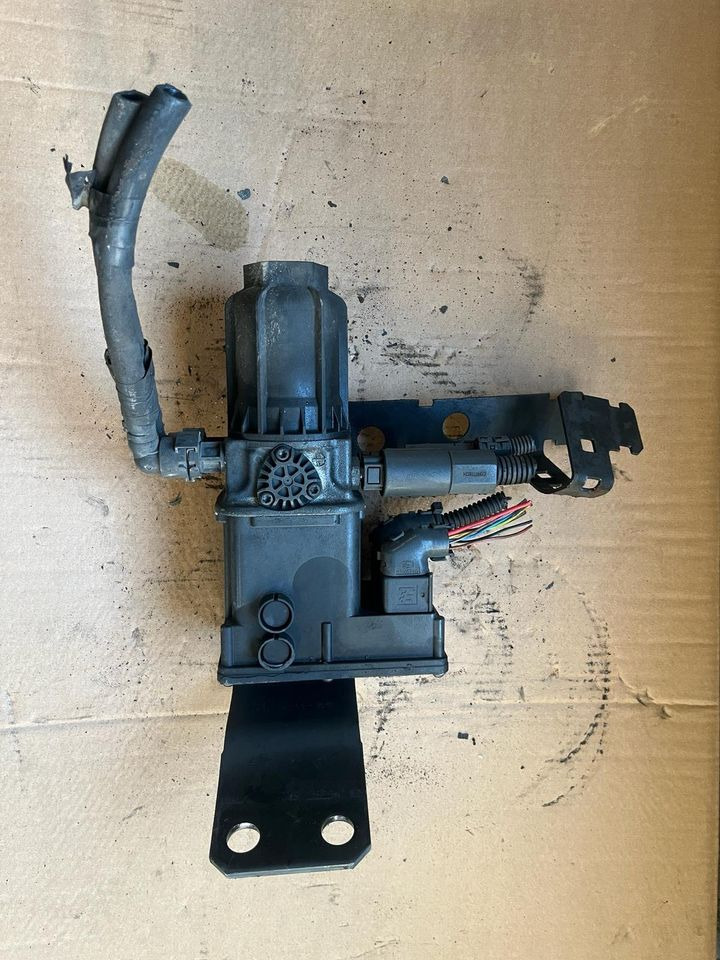 Mercedes Actros MP4 AdBlue Pumpe A0001403978 - Kütusepump - Veoauto: pilt 1 Mercedes Actros MP4 AdBlue Pumpe A0001403978 - Kütusepump - Veoauto: pilt 1