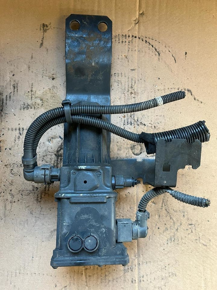 Mercedes Actros MP4 AdBlue Pumpe A0001405578 - Kütusepump - Veoauto: pilt 1 Mercedes Actros MP4 AdBlue Pumpe A0001405578 - Kütusepump - Veoauto: pilt 1