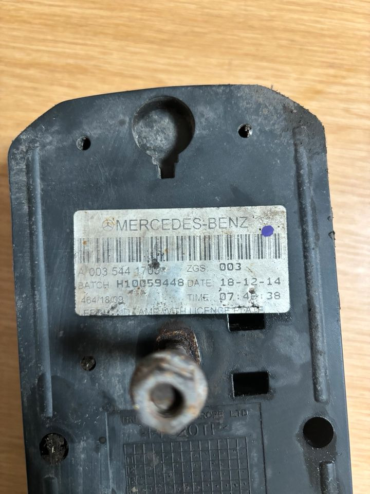 Mercedes Actros MP4 Rücklicht Links A0035441703 SN 09 - Tagatuled - Veoauto: pilt 3 Mercedes Actros MP4 Rücklicht Links A0035441703 SN 09 - Tagatuled - Veoauto: pilt 3