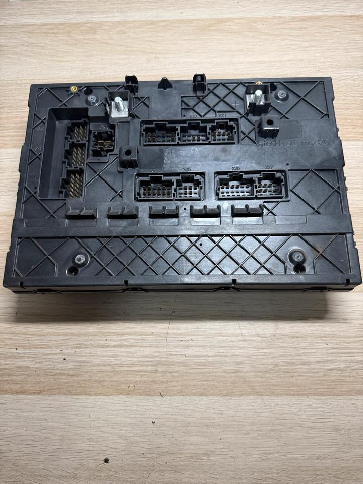 Mercedes Actros MP4 SAM Cabin Sicherungskasten A0014462758 - Kaitse: pilt 4 Mercedes Actros MP4 SAM Cabin Sicherungskasten A0014462758 - Kaitse: pilt 4