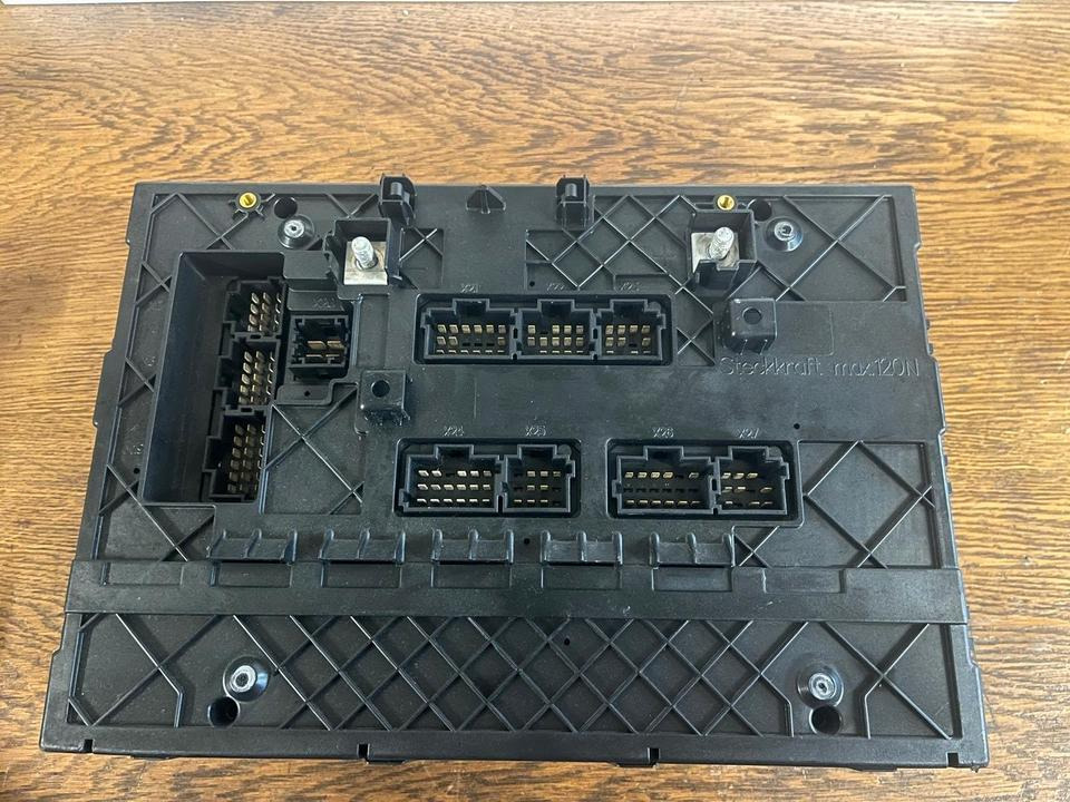 Mercedes Actros MP4 SAM Cabin Sicherungskasten A0014466858 - Kaitse: pilt 4 Mercedes Actros MP4 SAM Cabin Sicherungskasten A0014466858 - Kaitse: pilt 4