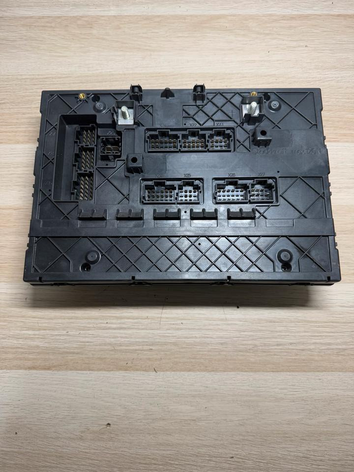 Mercedes Actros MP4 Sicherungskasten A0014462458 - Kaitse: pilt 4 Mercedes Actros MP4 Sicherungskasten A0014462458 - Kaitse: pilt 4