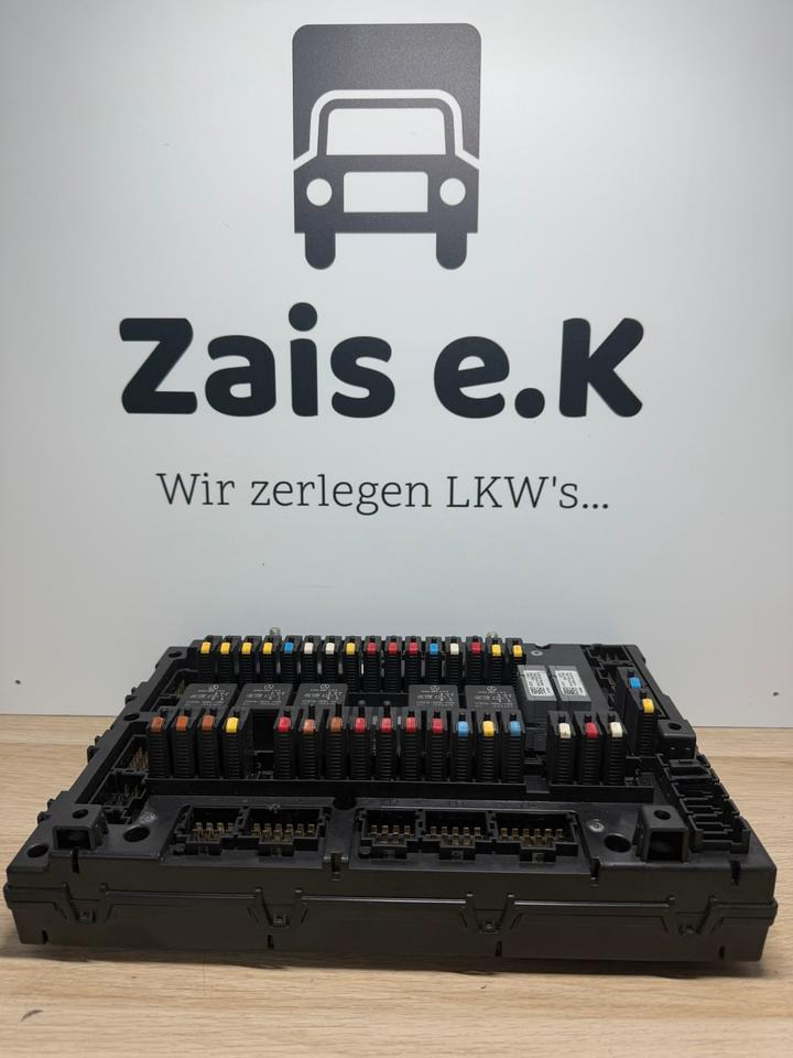 Mercedes Actros MP4 Sicherungskasten A0014462458 - Kaitse: pilt 1 Mercedes Actros MP4 Sicherungskasten A0014462458 - Kaitse: pilt 1