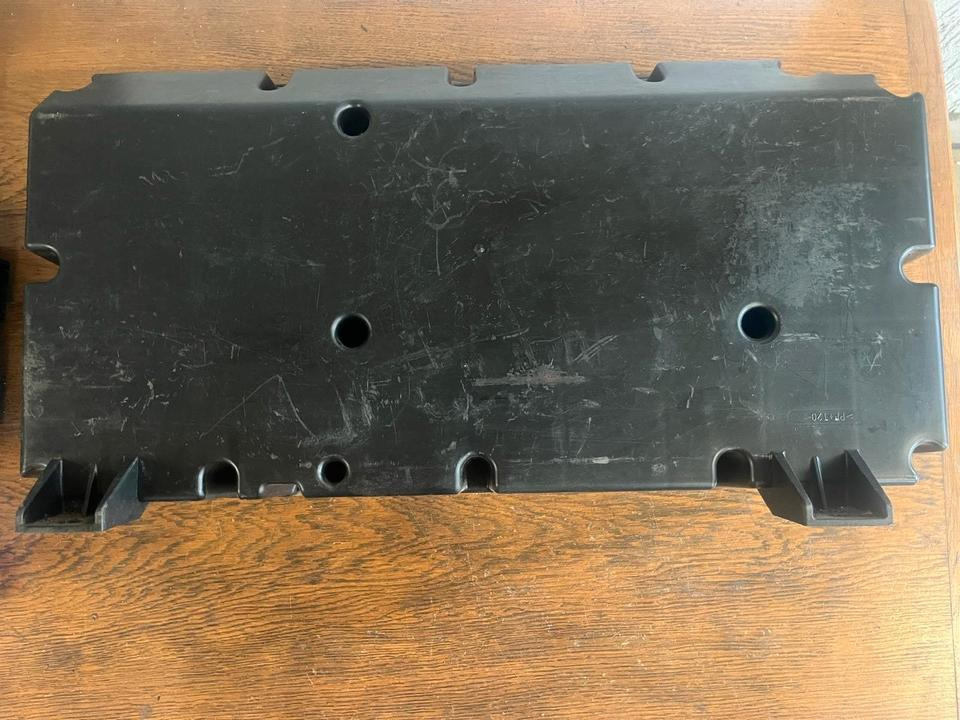 Mercedes Actros MP4 Subwoofer Soundsystem Bass A0018206202 - Armatuurlaud - Veoauto: pilt 5 Mercedes Actros MP4 Subwoofer Soundsystem Bass A0018206202 - Armatuurlaud - Veoauto: pilt 5
