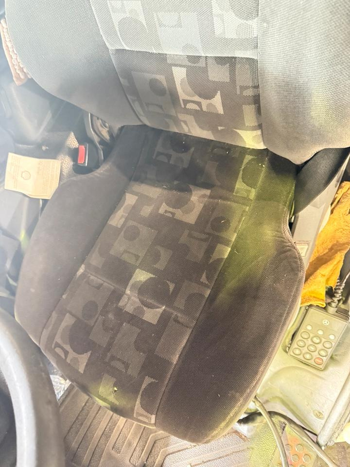 Mercedes Atego 3 Fahrersitz - Iste - Veoauto: pilt 2 Mercedes Atego 3 Fahrersitz - Iste - Veoauto: pilt 2