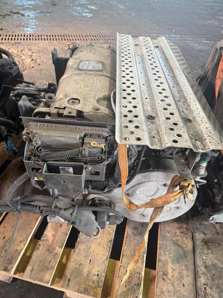 Mercedes Atego 4 EU6 Auspuff Katalysator A0054906812 - Katalüüsmuundur - Veoauto: pilt 4 Mercedes Atego 4 EU6 Auspuff Katalysator A0054906812 - Katalüüsmuundur - Veoauto: pilt 4