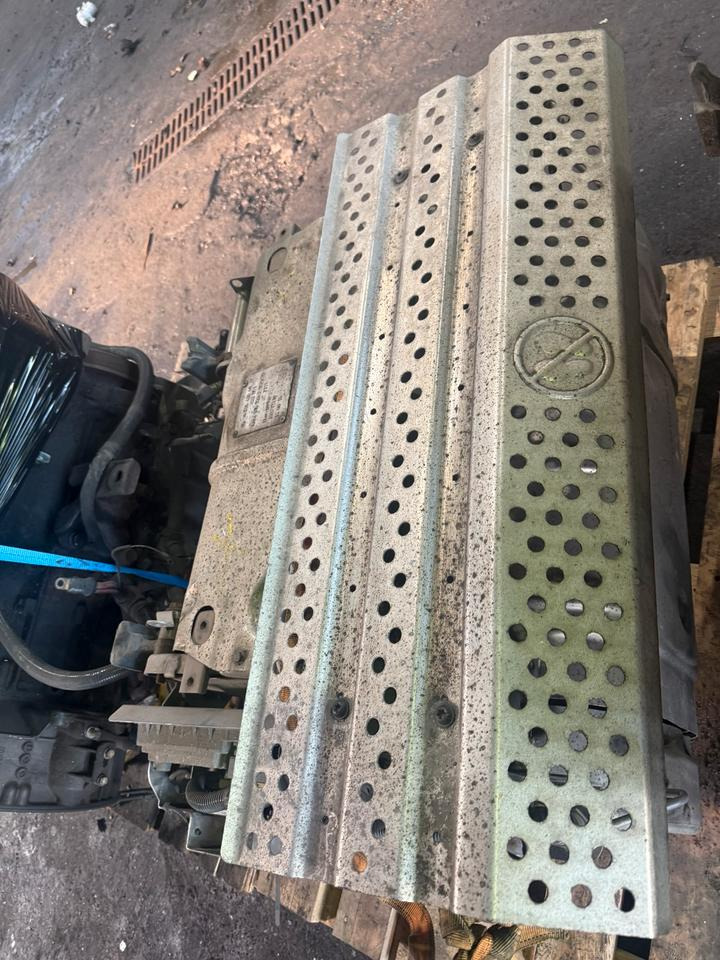 Mercedes Atego 4 EU6 Auspuff Katalysator A0054906812 - Katalüüsmuundur - Veoauto: pilt 3 Mercedes Atego 4 EU6 Auspuff Katalysator A0054906812 - Katalüüsmuundur - Veoauto: pilt 3