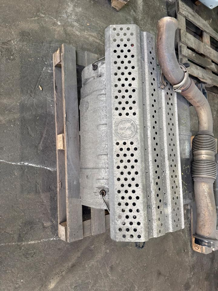 Mercedes Atego 4 EU6 Auspuff Katalysator A0064904012 - Katalüüsmuundur - Veoauto: pilt 2 Mercedes Atego 4 EU6 Auspuff Katalysator A0064904012 - Katalüüsmuundur - Veoauto: pilt 2