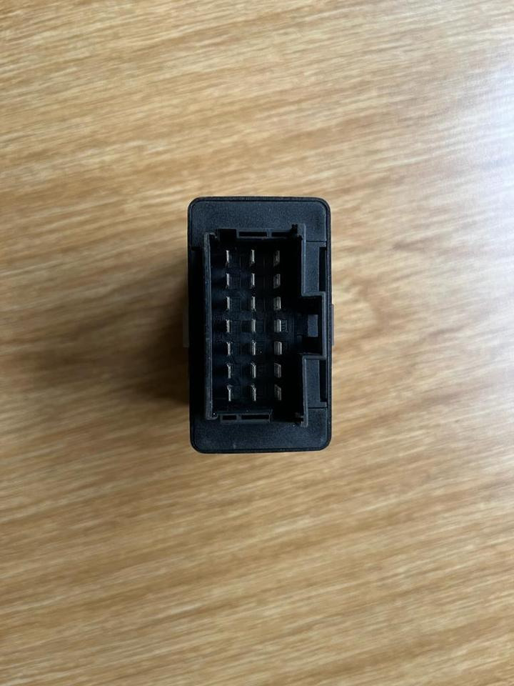 Mercedes Atego Blinkermodul Relais Steuergerät A0205451232 - Mootori juhtimisseade - Veoauto: pilt 3 Mercedes Atego Blinkermodul Relais Steuergerät A0205451232 - Mootori juhtimisseade - Veoauto: pilt 3