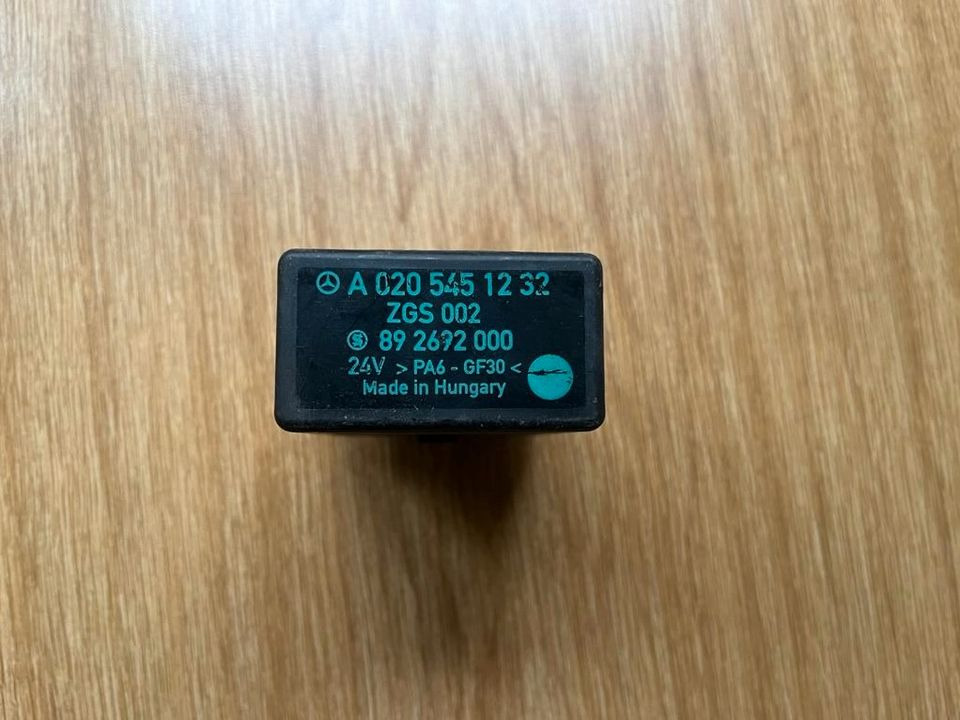 Mercedes Atego Blinkermodul Relais Steuergerät A0205451232 - Mootori juhtimisseade - Veoauto: pilt 1 Mercedes Atego Blinkermodul Relais Steuergerät A0205451232 - Mootori juhtimisseade - Veoauto: pilt 1
