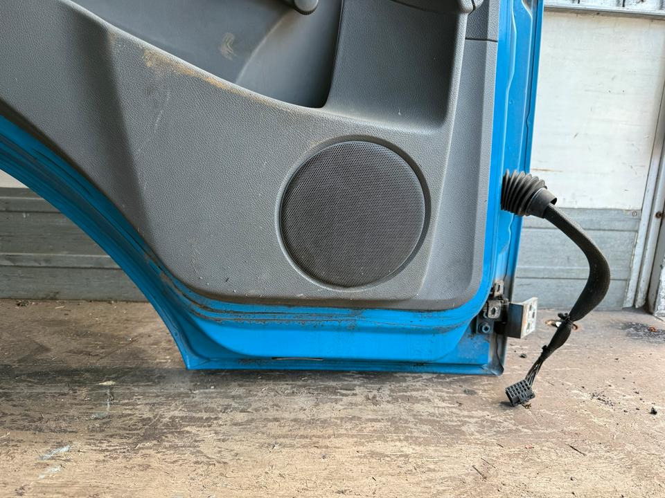 Mercedes Atego Fahrertür Blau Spiegel Innenverkleidung LN 73 - Uks ja varuosad - Veoauto: pilt 4 Mercedes Atego Fahrertür Blau Spiegel Innenverkleidung LN 73 - Uks ja varuosad - Veoauto: pilt 4