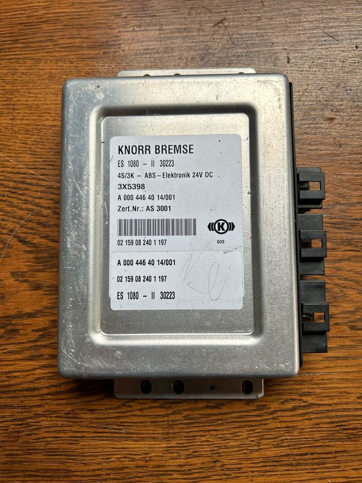 Mercedes Atego Knorr-Bremse ABS Steuergerät A004464014 - Mootori juhtimisseade - Veoauto: pilt 1 Mercedes Atego Knorr-Bremse ABS Steuergerät A004464014 - Mootori juhtimisseade - Veoauto: pilt 1