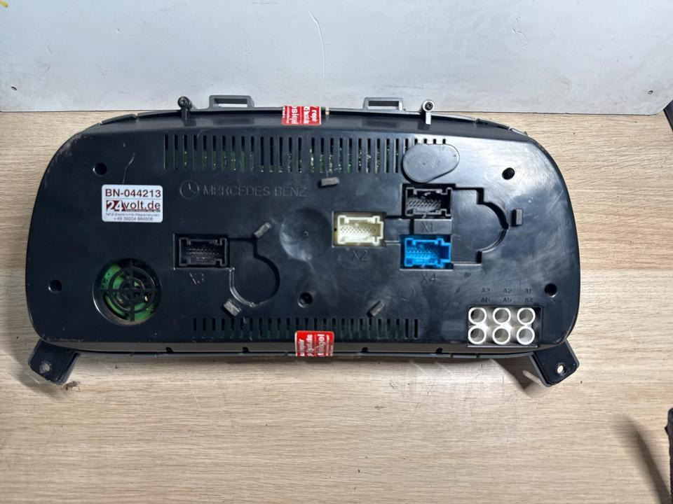 Mercedes Atego Kombiinstrument Tacho A0034463921 - Armatuurlaud - Veoauto: pilt 2 Mercedes Atego Kombiinstrument Tacho A0034463921 - Armatuurlaud - Veoauto: pilt 2