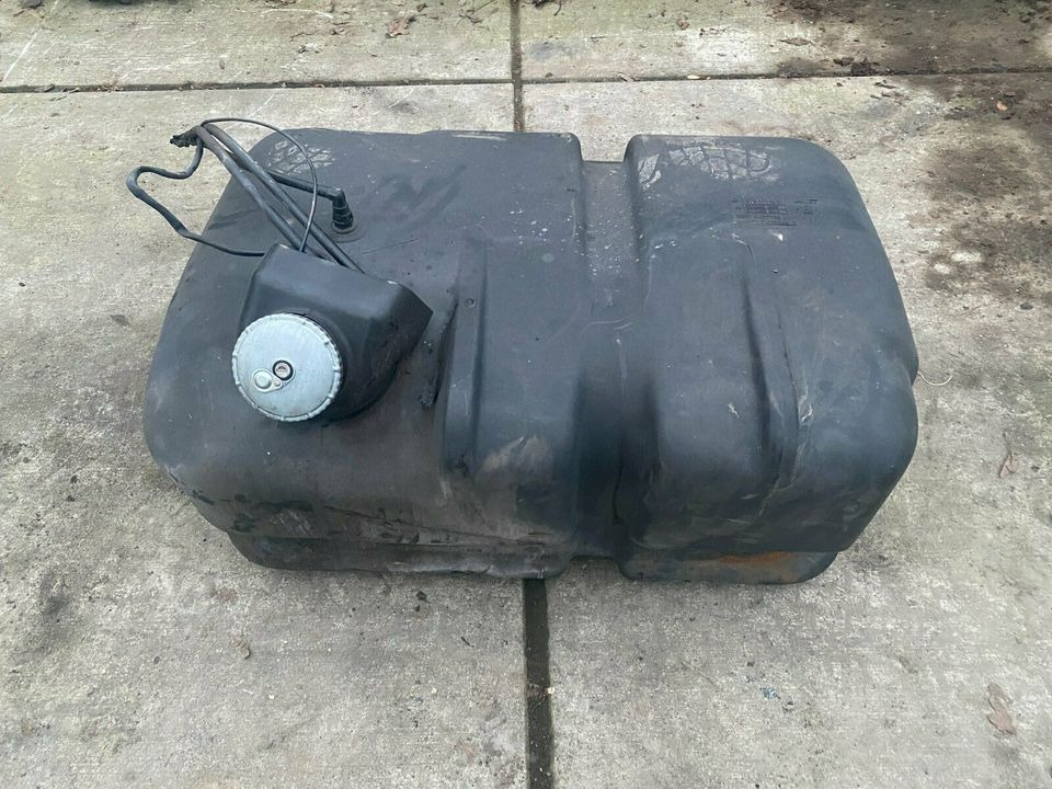 Mercedes Atego Tank Tankbehälter A 970470201, A 970471xx01 - Kütusepaak - Veoauto: pilt 1 Mercedes Atego Tank Tankbehälter A 970470201, A 970471xx01 - Kütusepaak - Veoauto: pilt 1
