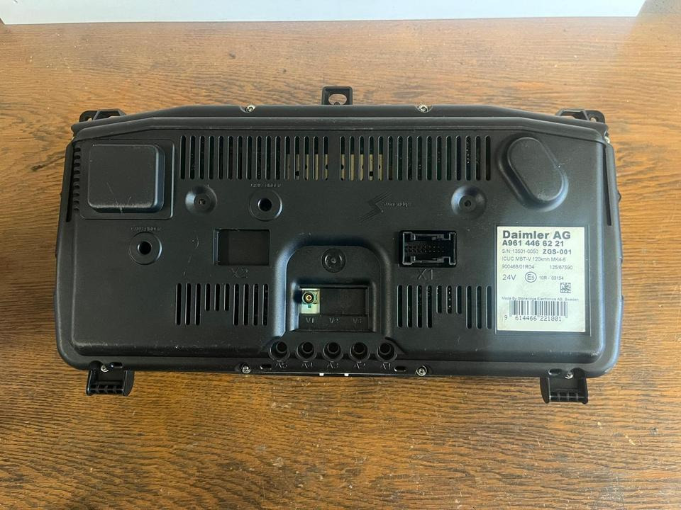 Mercedes Benz Actros MP4 Kombiinstrument / Tacho A9614466221 - Armatuurlaud - Veoauto: pilt 5 Mercedes Benz Actros MP4 Kombiinstrument / Tacho A9614466221 - Armatuurlaud - Veoauto: pilt 5